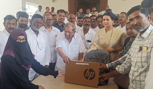 Laptop distribution