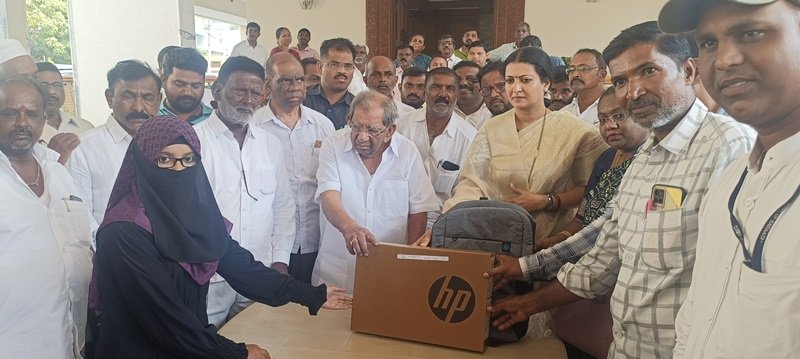 Laptop distribution