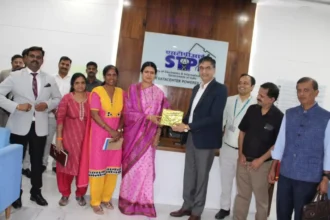 MP visits STPI Bengaluru