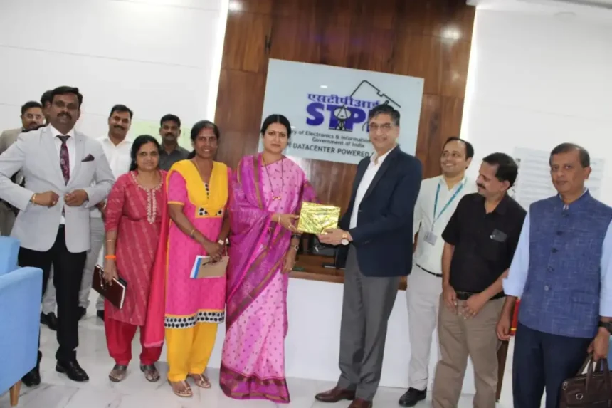 MP visits STPI Bengaluru