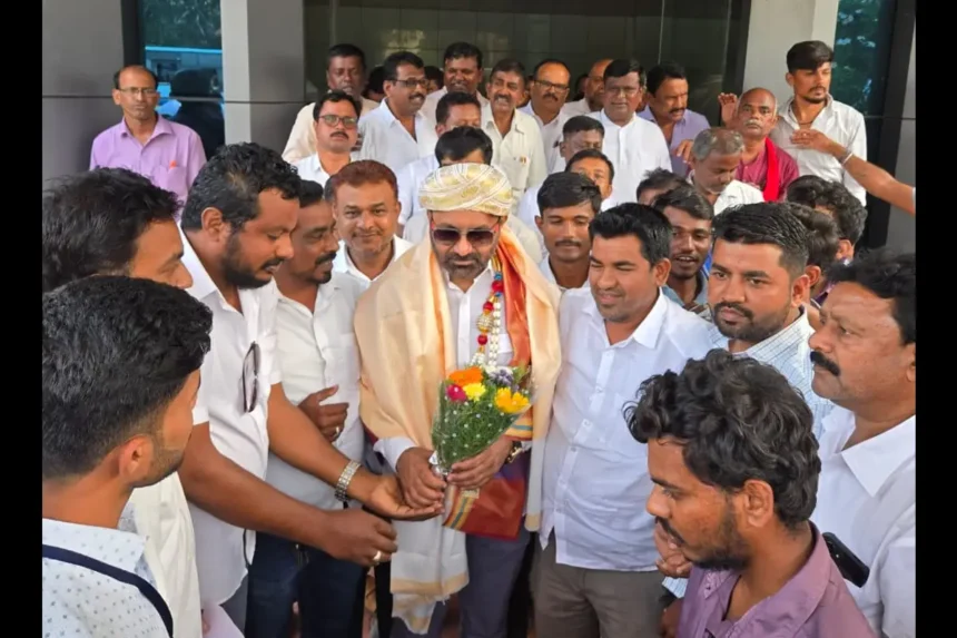 Tribute to Labor Minister Santosh Lad